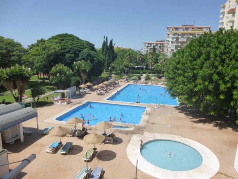 Apt Con Espectacular Vista, Piscinas, Recep 24 Hs Benalmadena Luaran gambar