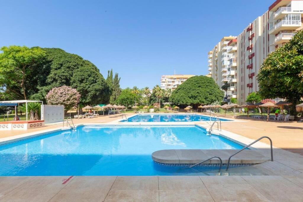 Apt Con Espectacular Vista, Piscinas, Recep 24 Hs Benalmadena Luaran gambar
