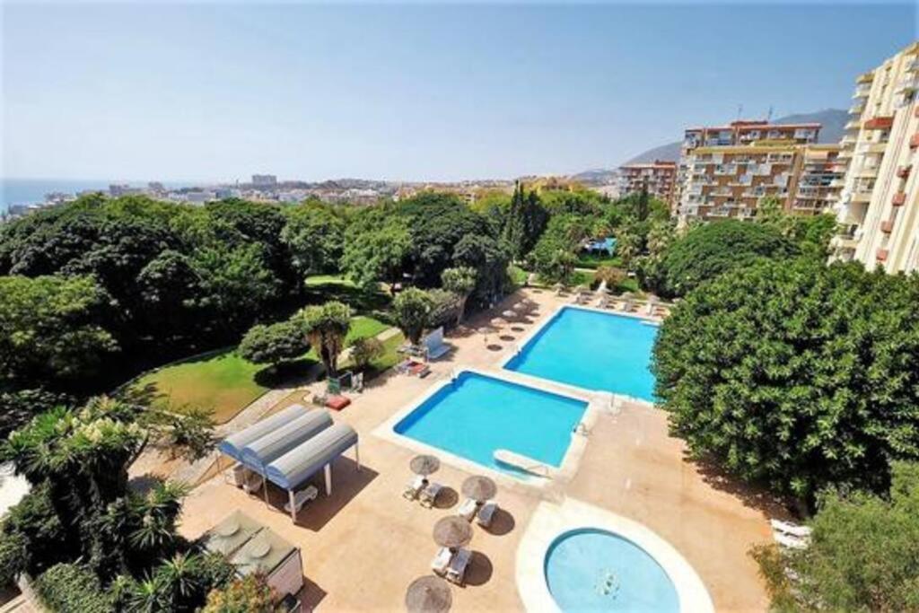 Apt Con Espectacular Vista, Piscinas, Recep 24 Hs Benalmadena Luaran gambar