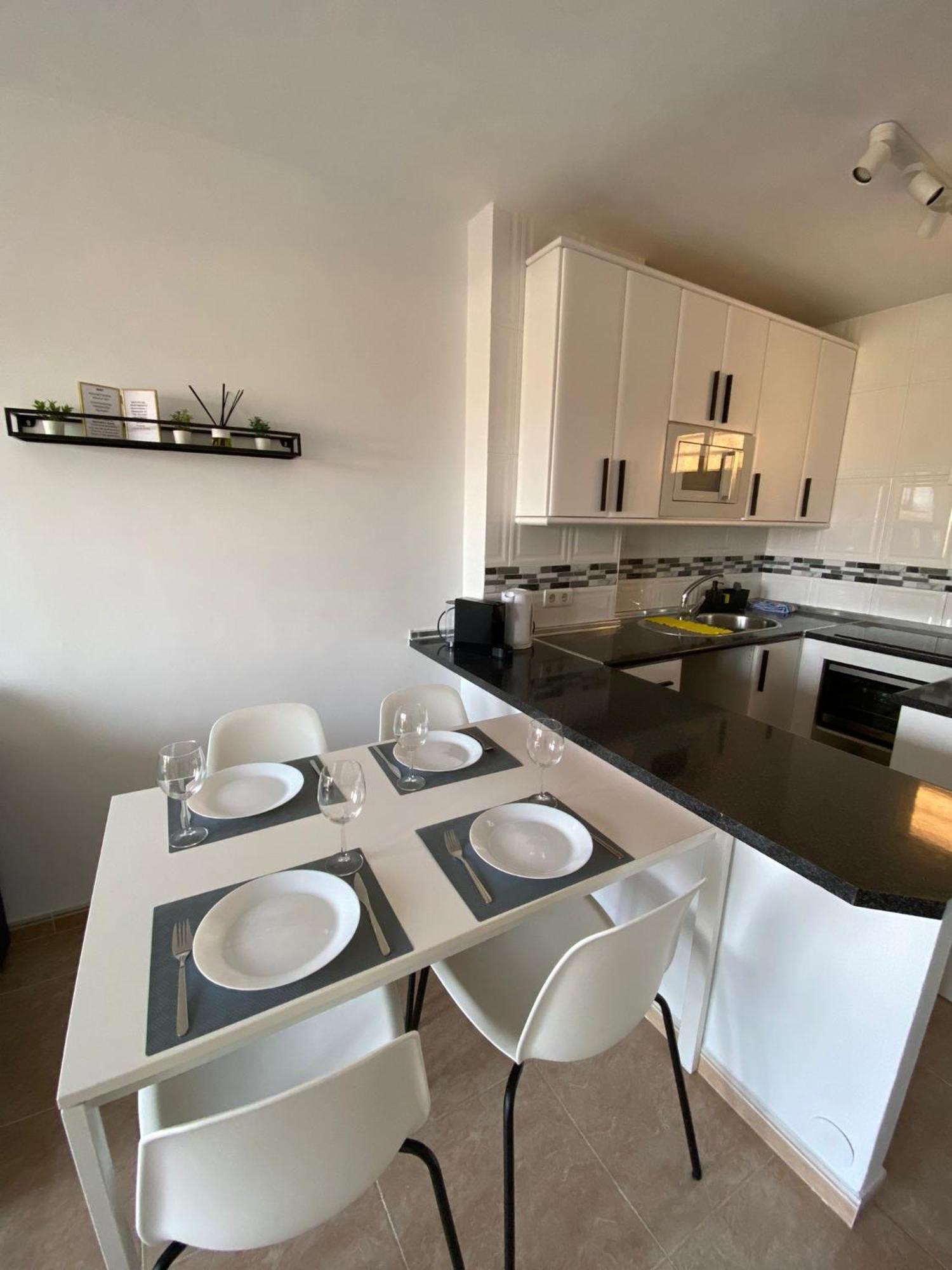 Apt Con Espectacular Vista, Piscinas, Recep 24 Hs Benalmadena Luaran gambar
